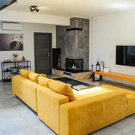 5 Bedroom Stunning In Casa vacanze *