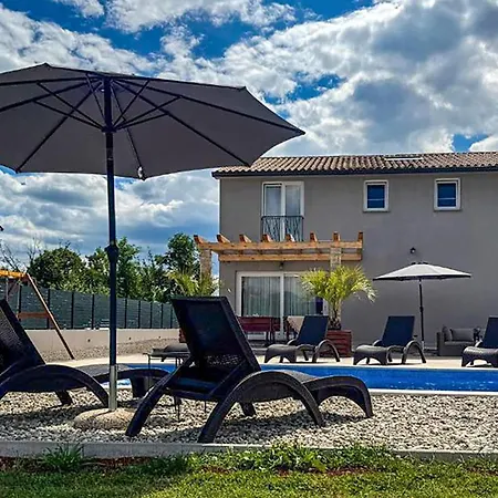 5 Bedroom Stunning In Casa vacanze *