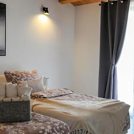 بيت للعطل 5 Bedroom Stunning In Nedeščina