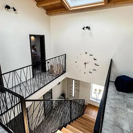 5 Bedroom Stunning In * Nedeščina