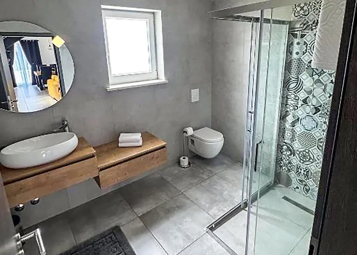 5 Bedroom Stunning In *