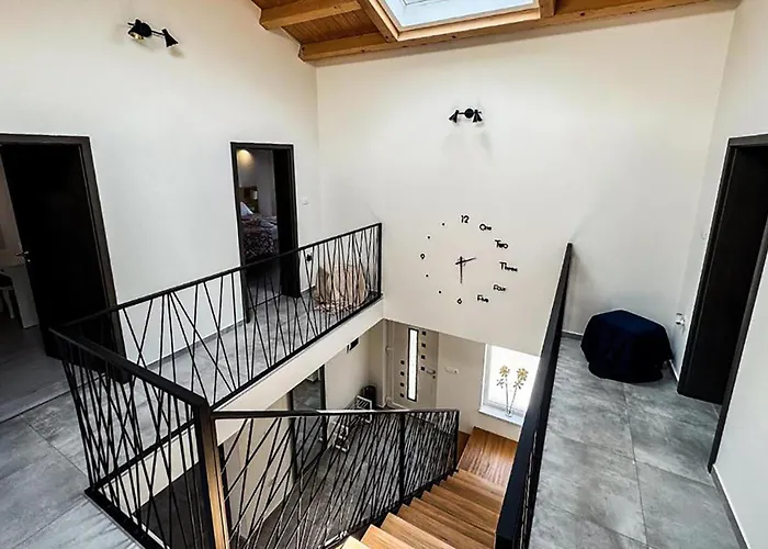 5 Bedroom Stunning In * Nedeščina