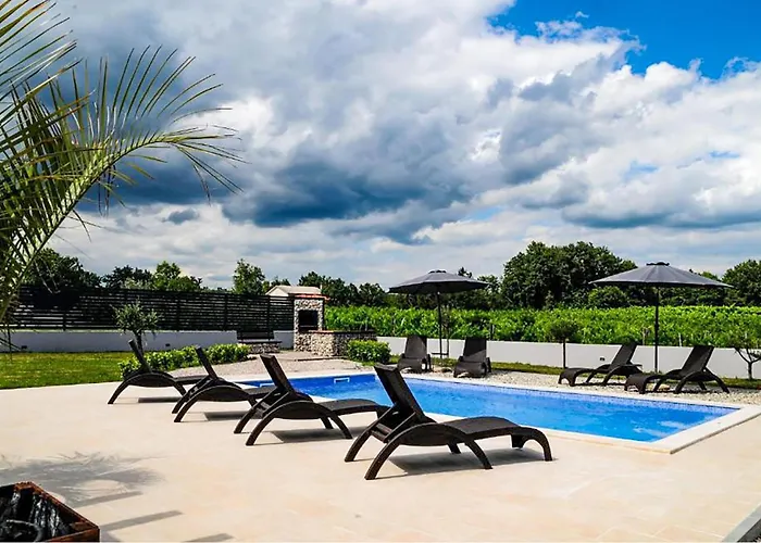 5 Bedroom Stunning In Feriehus Nedeščina