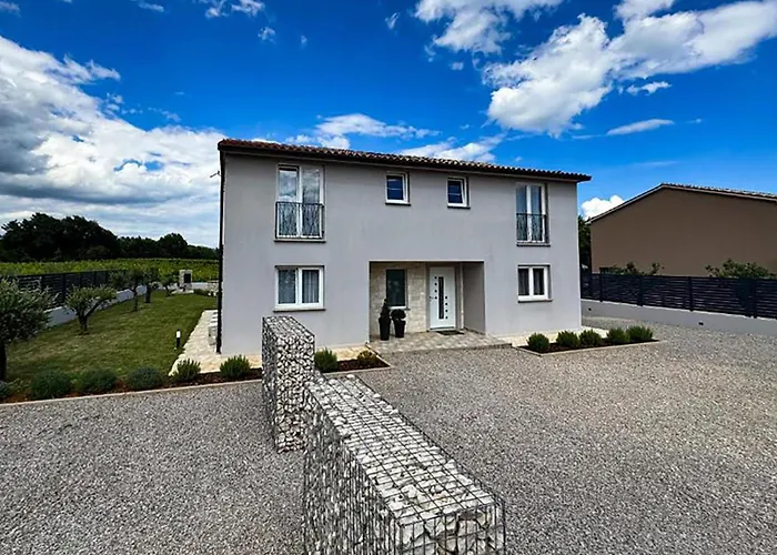 Feriehus 5 Bedroom Stunning In Nedeščina